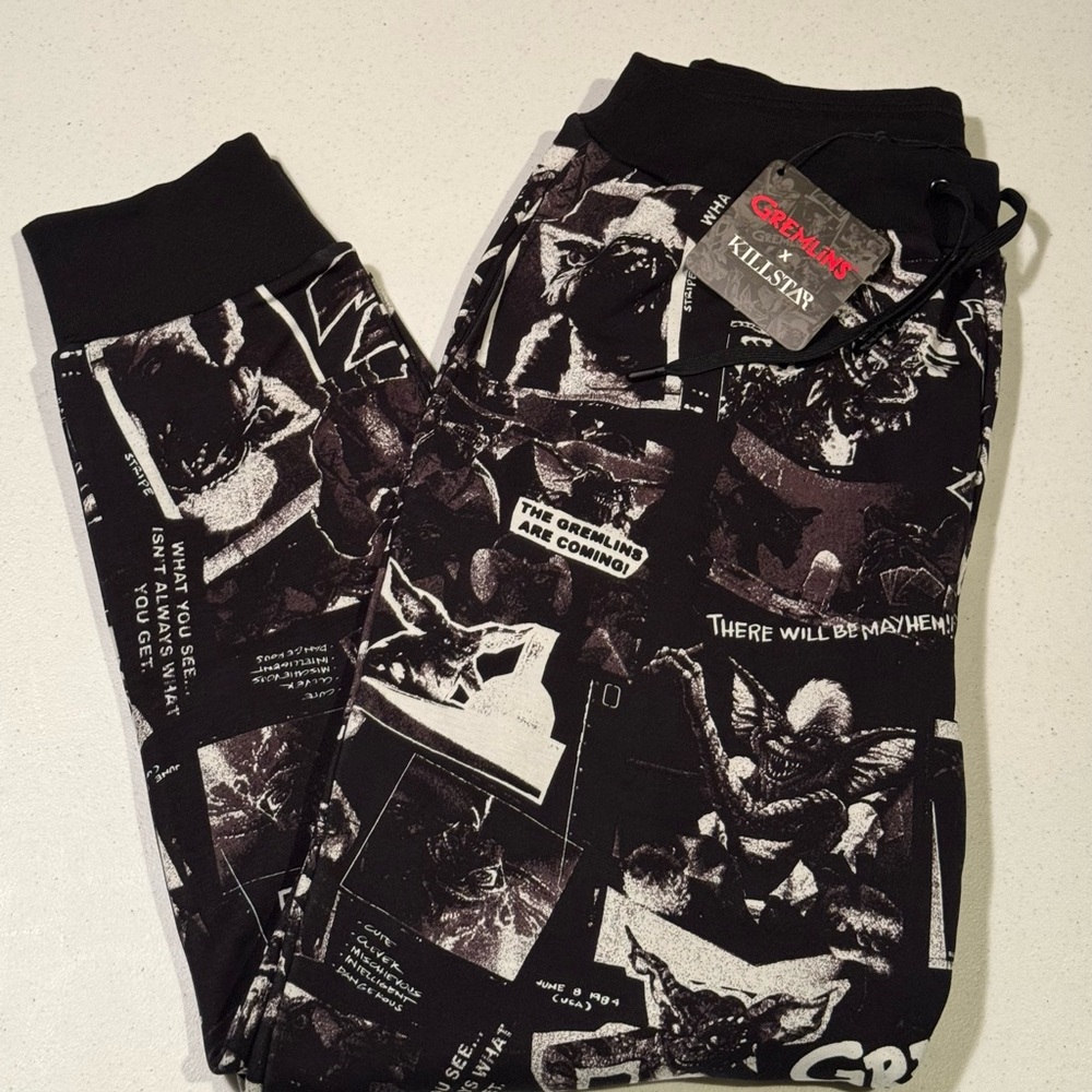 THE GREMLINS ARE COMING UNISEX JOGGER.